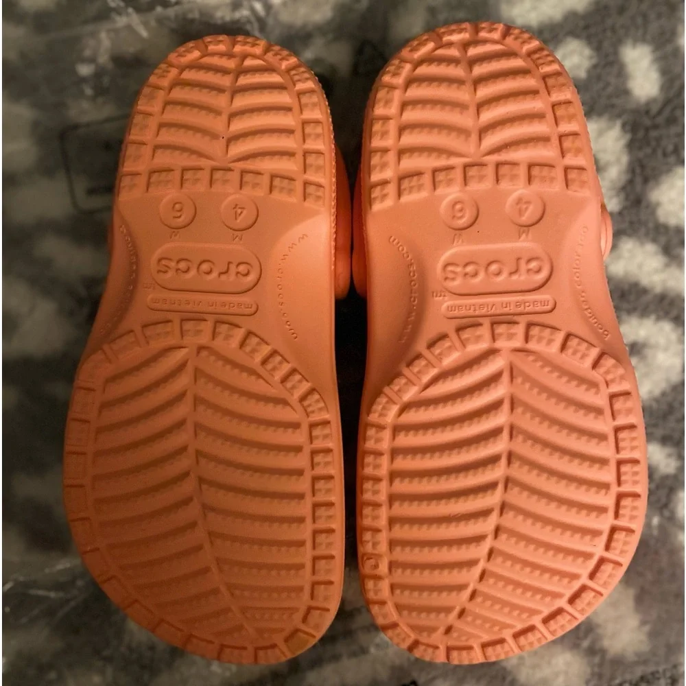 🐊 Crocs - Picture 6 of 8